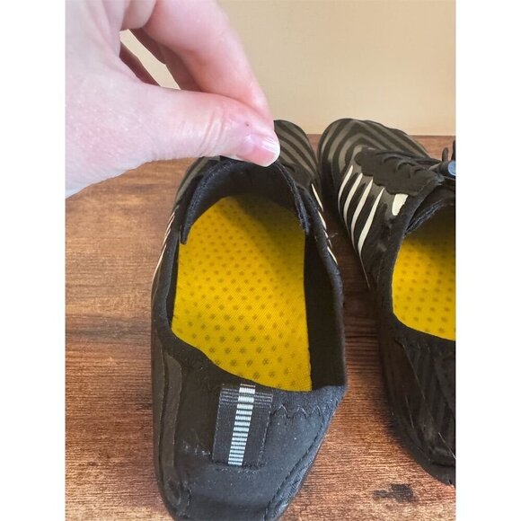 Unisex Black Barefoot Water Shoes Quick-Dry Slip-On EURO 42 US W11 M9 NWOT - Picture 6 of 8